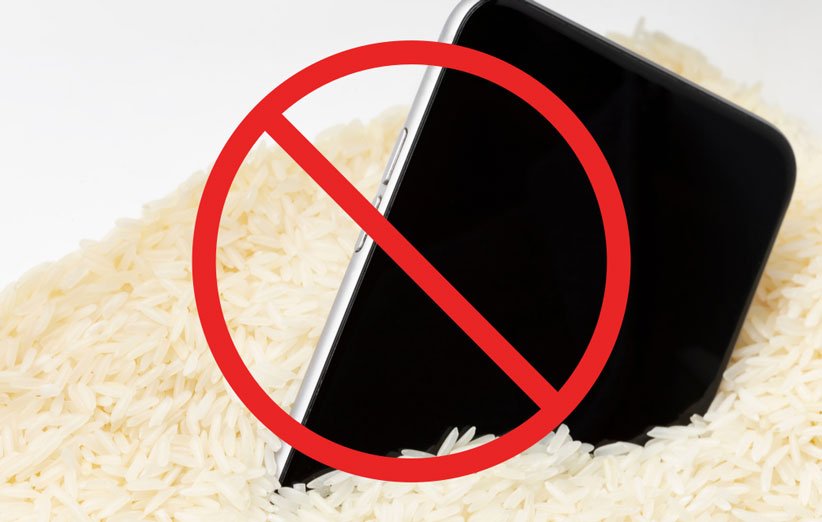 گوشی آب خورده داخل برنج قرار ندهید